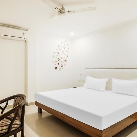 Hotel Collection O Sapphire Chandīgarh Esterno foto