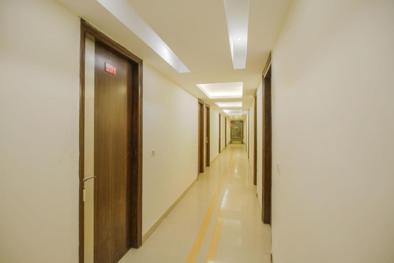 Hotel Collection O Sapphire Chandīgarh Esterno foto