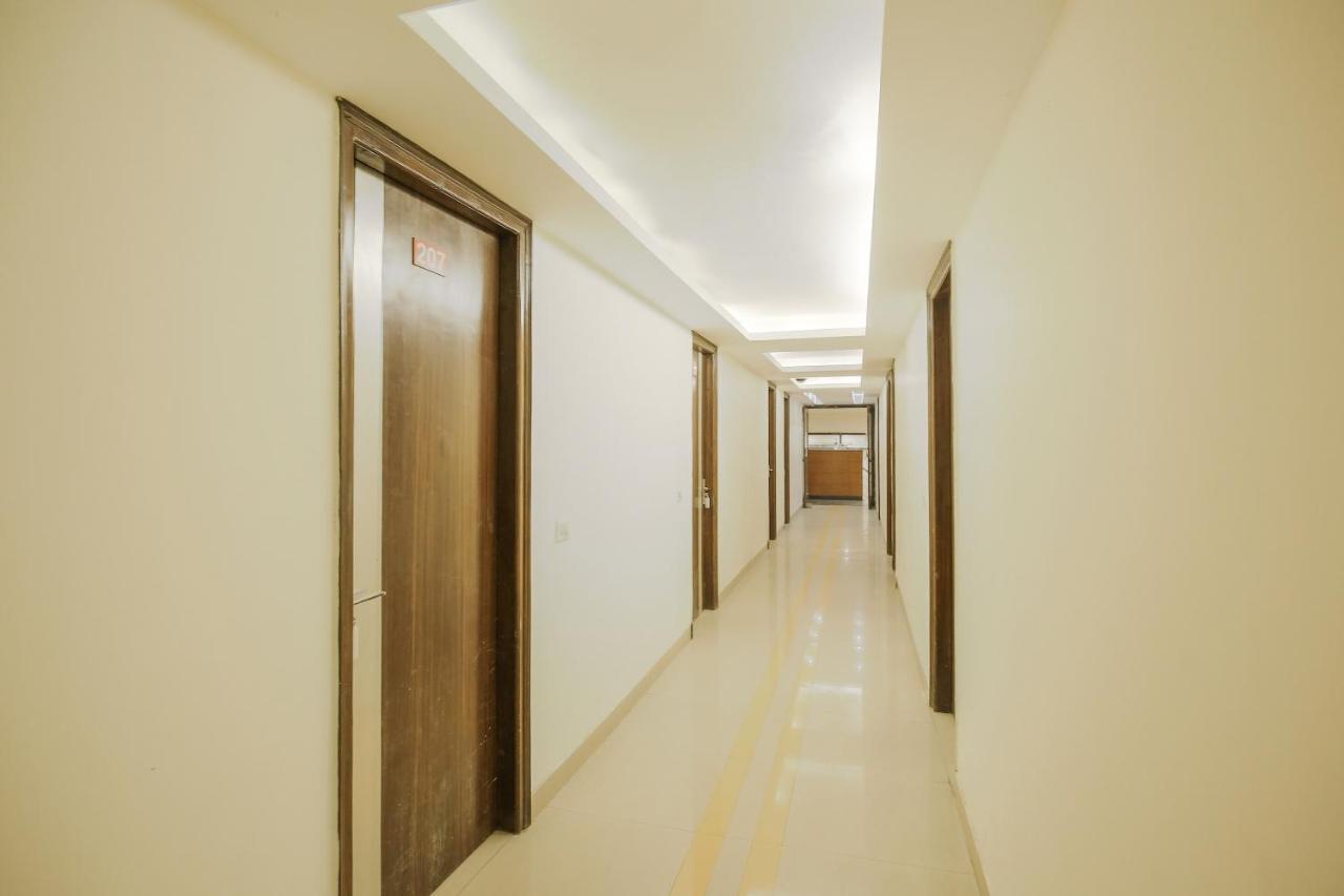Hotel Collection O Sapphire Chandīgarh Esterno foto