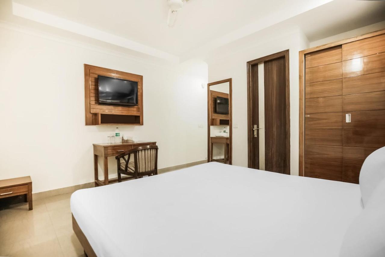 Hotel Collection O Sapphire Chandīgarh Esterno foto