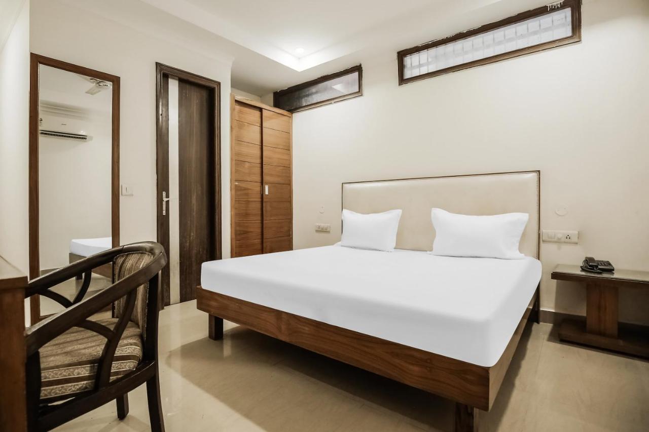 Hotel Collection O Sapphire Chandīgarh Esterno foto