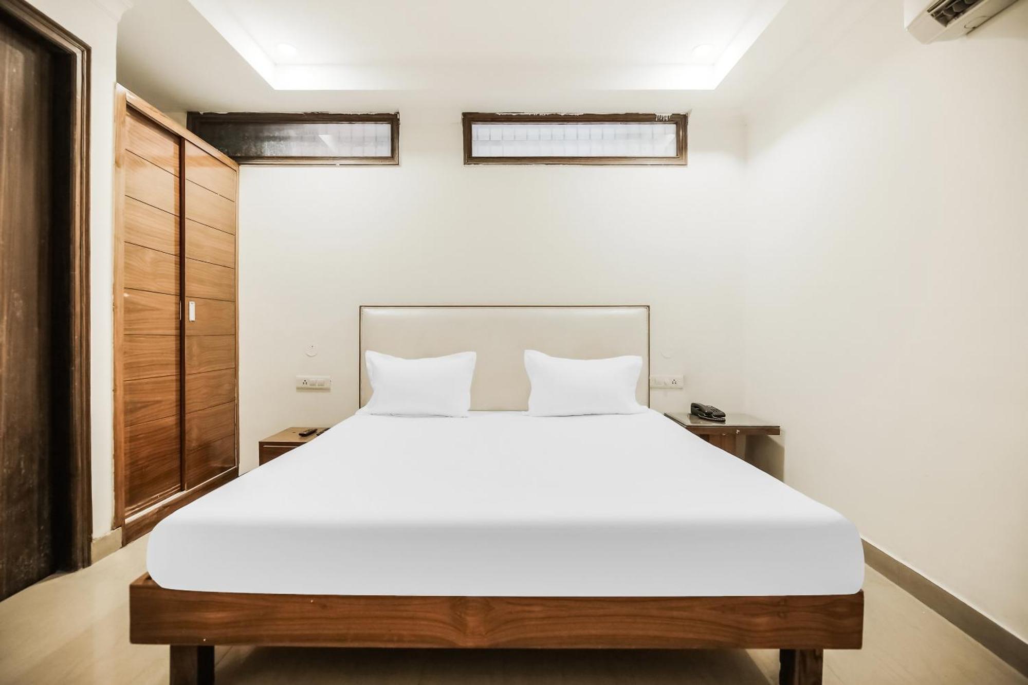 Hotel Collection O Sapphire Chandīgarh Esterno foto