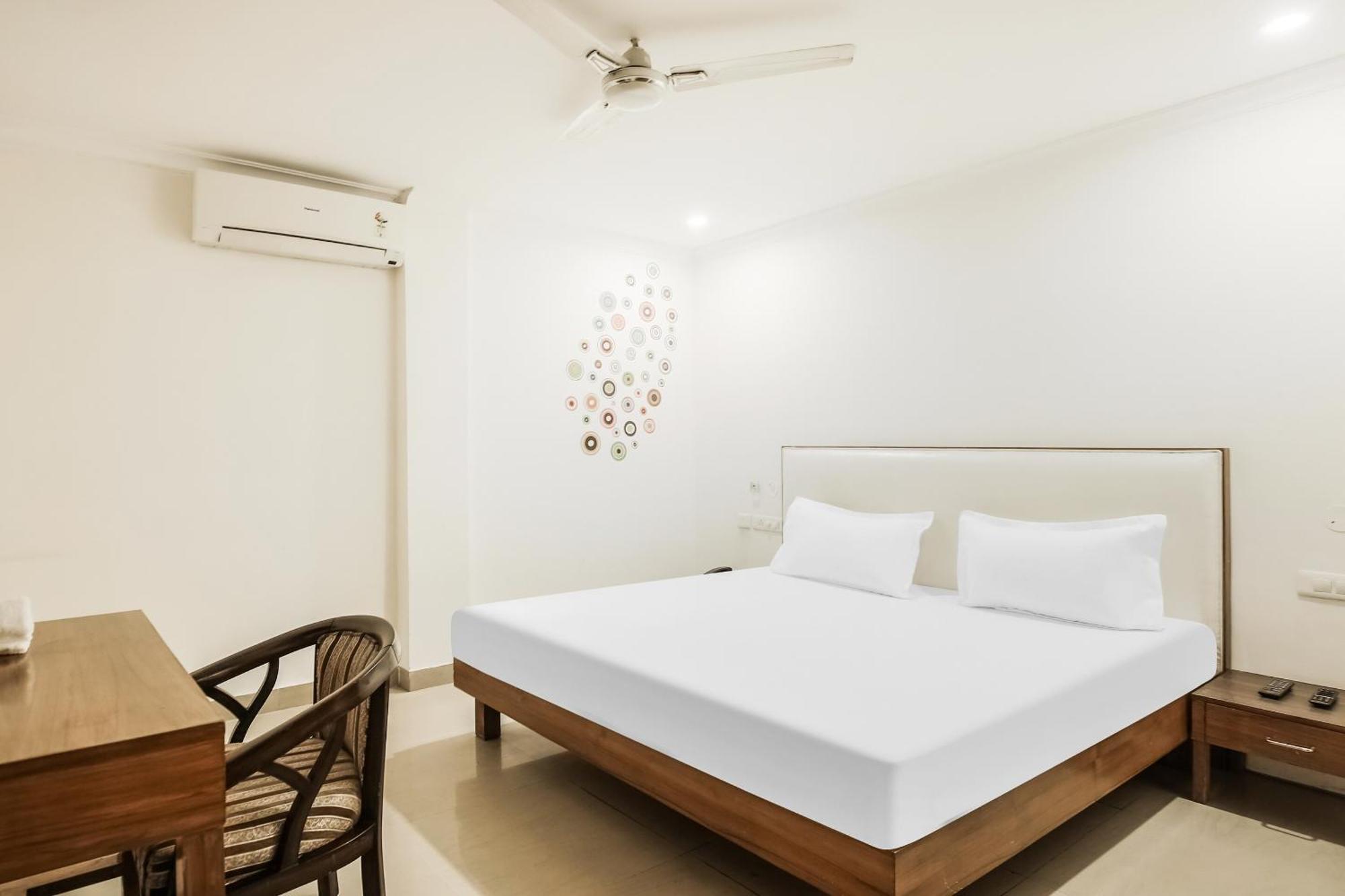 Hotel Collection O Sapphire Chandīgarh Esterno foto