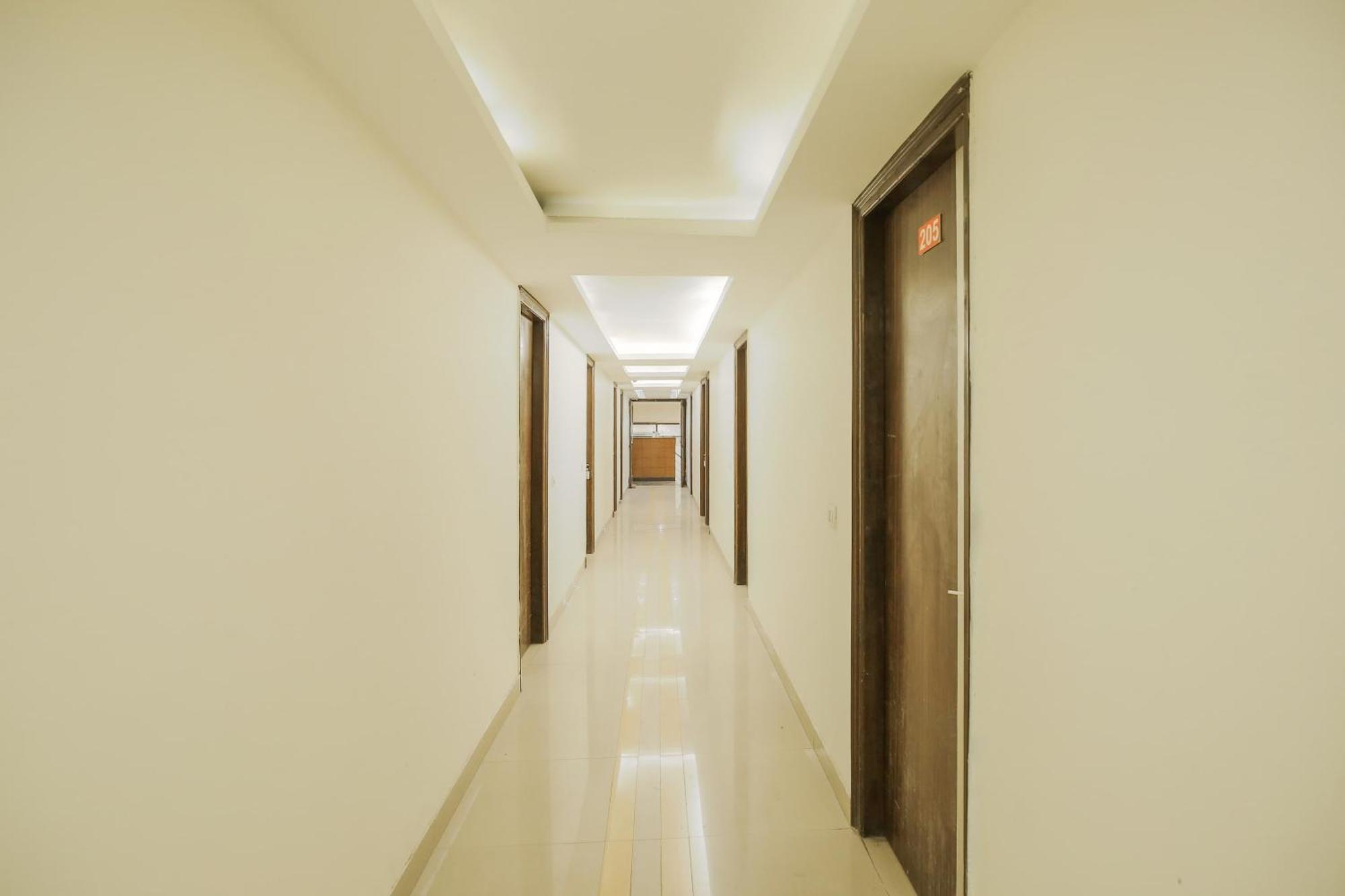 Hotel Collection O Sapphire Chandīgarh Esterno foto