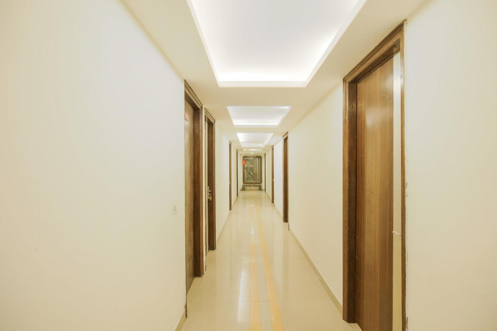 Hotel Collection O Sapphire Chandīgarh Esterno foto